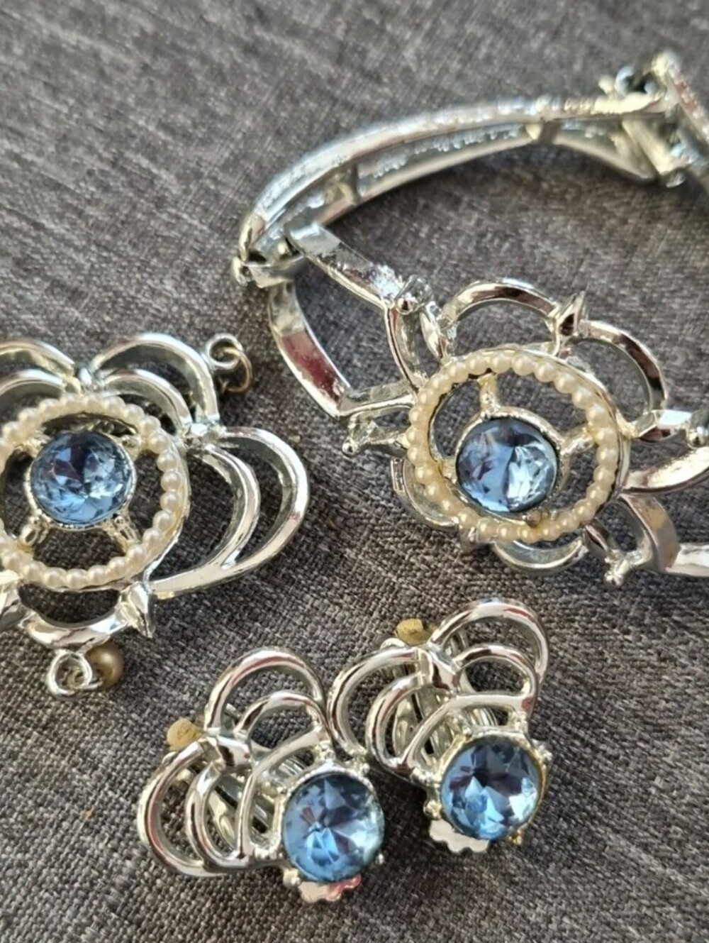 Signed S&G Fifth Ave Demi- Parure Necklace,  Clip-on Earrings & Bracelet